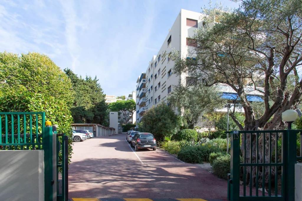 شقة A6- 2 Bdr Incredible Sea View - Ac, Garage & Terrace أنتيب المظهر الخارجي الصورة