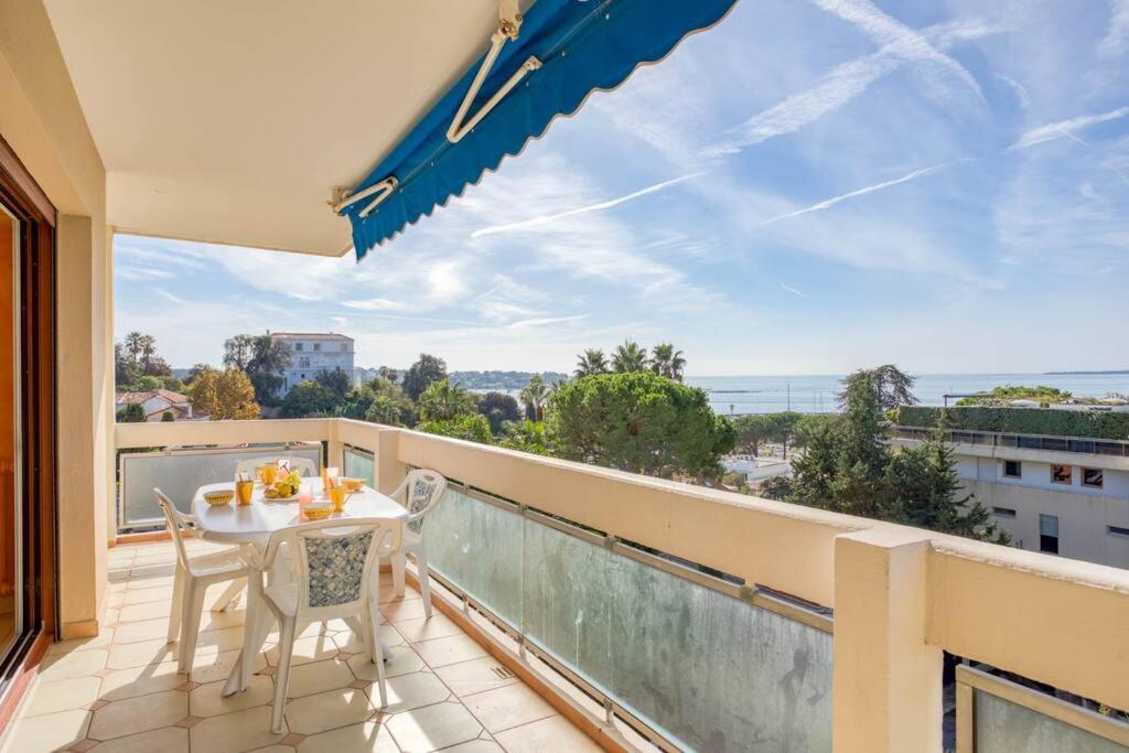 شقة A6- 2 Bdr Incredible Sea View - Ac, Garage & Terrace أنتيب المظهر الخارجي الصورة